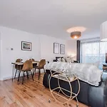 Host & Stay - Liberty Place