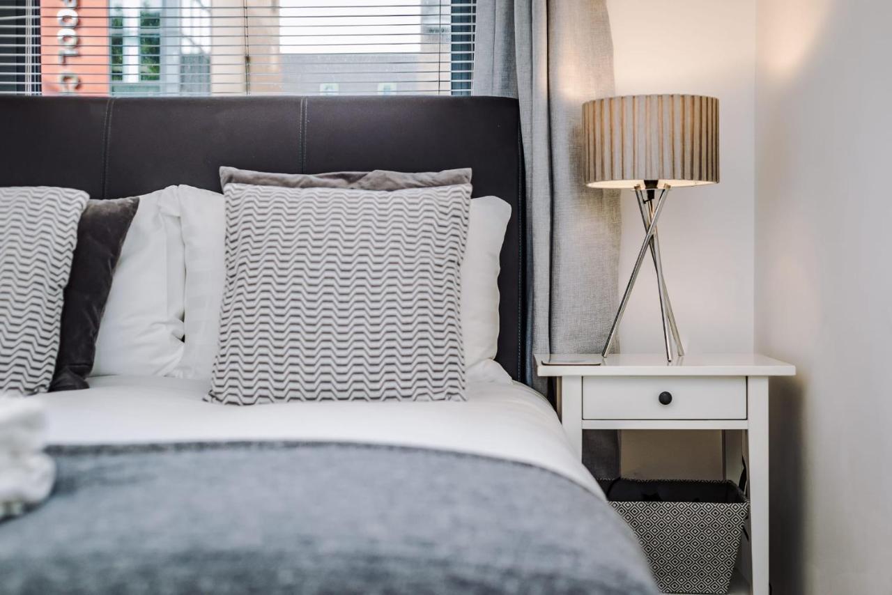Apartment Host & - Liberty Place