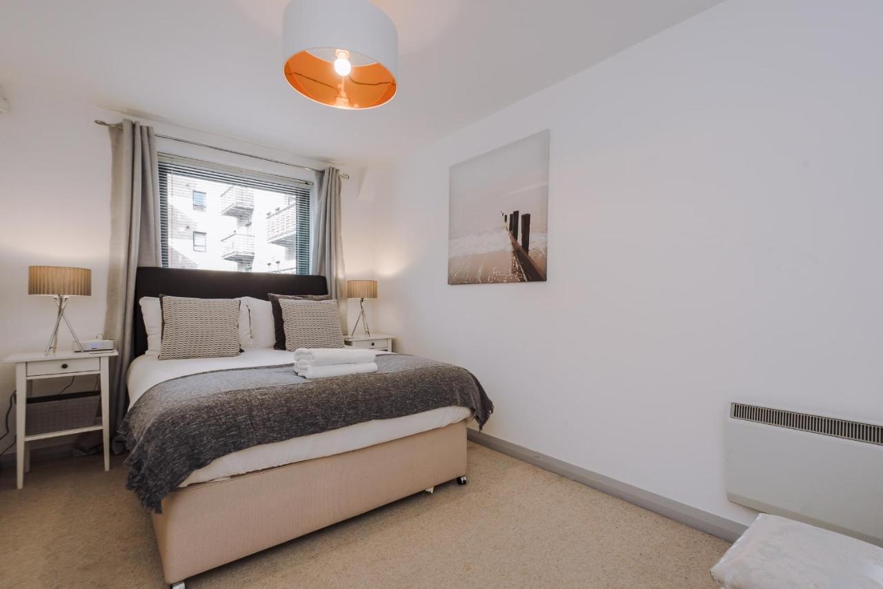 Apartment Host & - Liberty Place